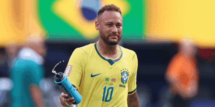 O atacante Neymar tornou-se o segundo jogador do Brasil a disputar quatro edições da Copa do Mundo sem conquistar o título.
