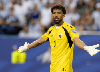 O técnico Fernando Ortiz, do Colo Colo, comentou a contratação do goleiro Vozinha, destaque de Cabo Verde na Copa do Mundo de 2026.