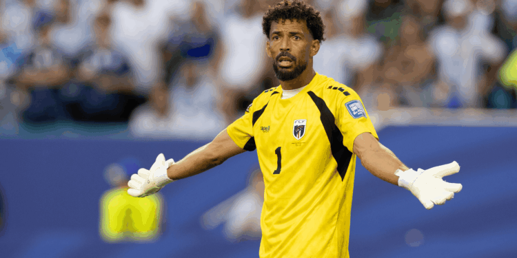 O técnico Fernando Ortiz, do Colo Colo, comentou a contratação do goleiro Vozinha, destaque de Cabo Verde na Copa do Mundo de 2026.