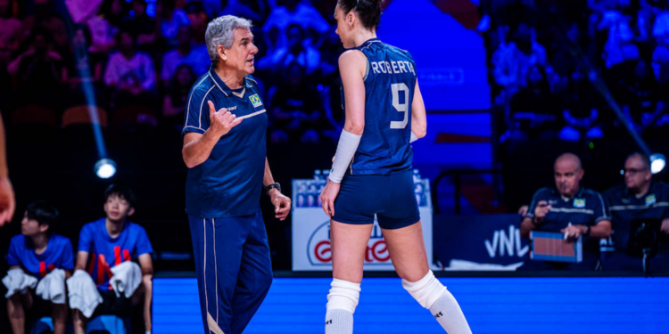 Zé Roberto pede pés no chão após Brasil chegar à final da VNL. Técnico destaca força defensiva e reforça foco nos Jogos Olímpicos.