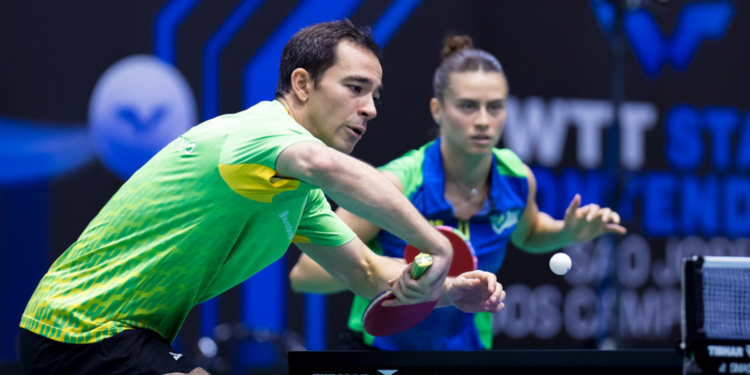 Hugo Calderano e Bruna Takahashi estão na final das duplas mistas do WTT Star Contender São José dos Campos.