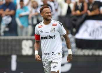 Neymar se reapresenta ao Santos para iniciar preparação visando a sequência da temporada