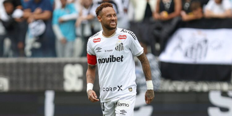 Neymar se reapresenta ao Santos para iniciar preparação visando a sequência da temporada