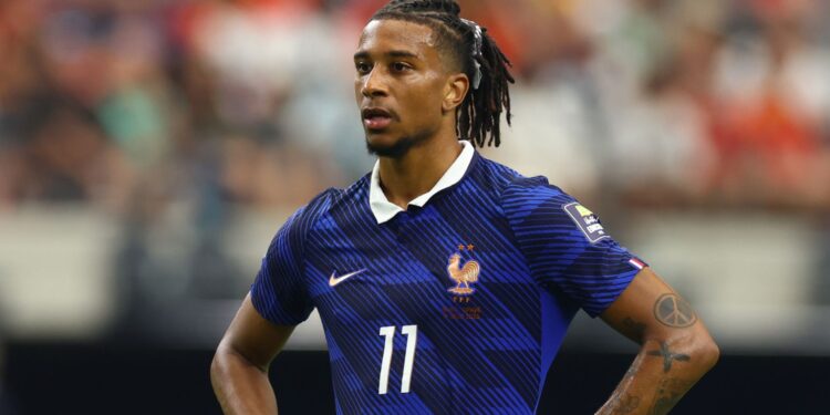 Michael Olise desperta interesse no mercado após jornal revelar desejo do francês de defender o Real Madrid