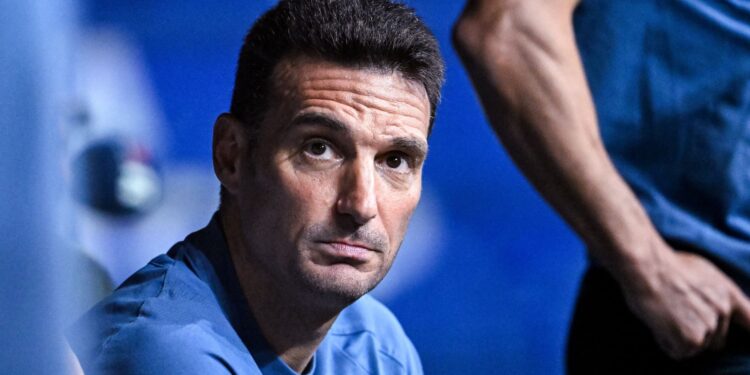 Scaloni avalia futuro após campanha na Copa do Mundo e negocia renovação com a AFA