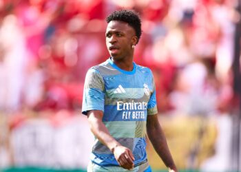 Vini Jr. desperta interesse do Arsenal em meio ao impasse pela renovação com o Real Madrid