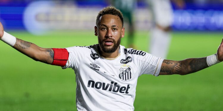 Neymar rebate críticas nas redes sociais após empate do Santos