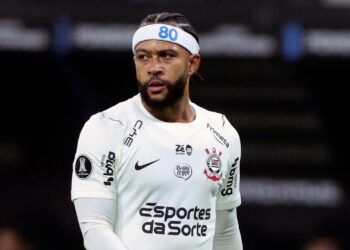Memphis Depay encaminha renova&ccedil;&atilde;o com o Corinthians e deve permanecer no clube at&eacute; 2028