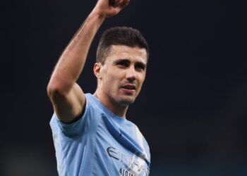 Rodri pode deixar o Manchester City ap&oacute;s oferta do Real Madrid pelo volante espanhol
