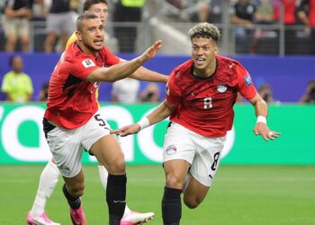 Egito comemora a classificação nos pênaltis após vencer a Austrália na Copa do Mundo