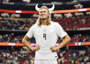 Principal estrela da sele&ccedil;&atilde;o norueguesa, Erling Haaland nasceu em Leeds, na Inglaterra, e poderia defender os ingleses no cen&aacute;rio internacional.