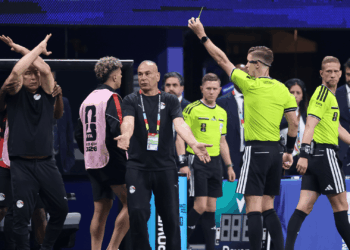 A sele&ccedil;&atilde;o do Egito apresentou uma den&uacute;ncia formal &agrave; Fifa pedindo a investiga&ccedil;&atilde;o da atua&ccedil;&atilde;o do &aacute;rbitro franc&ecirc;s Fran&ccedil;ois Letexier e dos assistentes