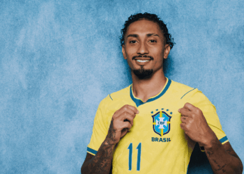 Raphinha participou de atividades com o restante do elenco. Apesar da evolução, ele ainda não deve ficar à disposição para o jogo de domingo.