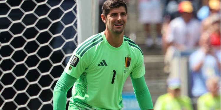 Courtois projeta duelo da Bélgica contra a Espanha pelas quartas de final