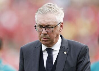 Rom&aacute;rio volta a criticar Ancelotti ap&oacute;s a elimina&ccedil;&atilde;o do Brasil na Copa do Mundo