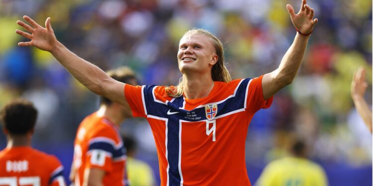 Haaland vive momento histórico na Copa do Mundo e lidera a Noruega rumo às quartas de final