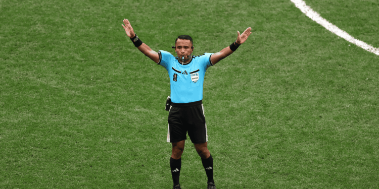 Ivan Barton será o árbitro do confronto da semifinal da Copa do Mundo entre França e Espanha, marcado para esta terça-feira, 14.