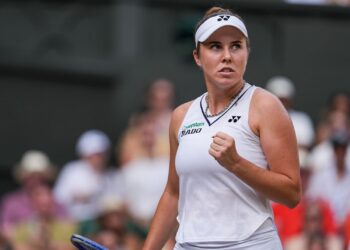 A tcheca Linda Nosková vence Wimbledon após bater Karolína Muchová