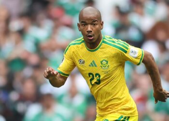 Jayden Adams durante partida da sele&ccedil;&atilde;o da &Aacute;frica do Sul