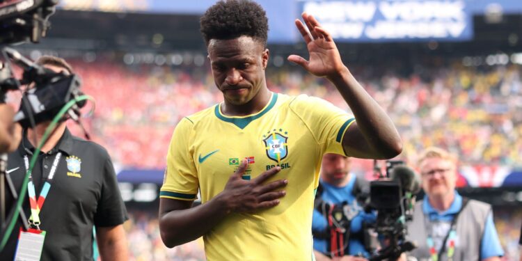 Vini Jr cai no ranking da Fifa após a eliminação do Brasil na Copa do Mundo