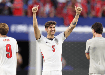 John Stones, zagueiro da Inglaterra disputa a reta final da Copa sem clube, após encerrar com o Manchester City durante a competição.