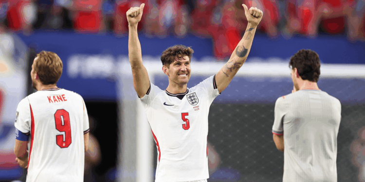 John Stones, zagueiro da Inglaterra disputa a reta final da Copa sem clube, após encerrar com o Manchester City durante a competição.