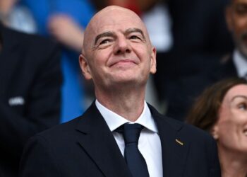 Infantino admite discutir ampliação da Copa para 64 seleções e web reage com críticas