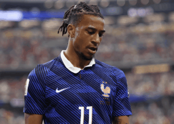 Olise, atacante da França foi alvo de duras críticas após a derrota da França para a Espanha na semifinal do Mundial.