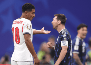 Bellingham esclareceu a discussão que protagonizou com Messi durante a derrota da Inglaterra por 2 a 1 para a Argentina na semifinal da Copa.
