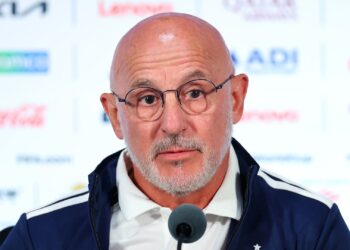 Luis de la Fuente projetou um duelo equilibrado contra a França e evitou falar em favoritismo