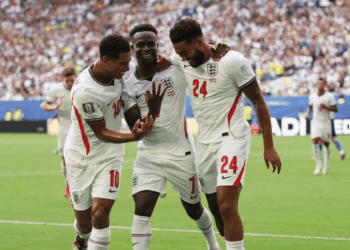 A Inglaterra venceu a França por 6 a 4 em um jogo eletrizante e garantiu o terceiro lugar da Copa do Mundo de 2026 diante da seleção francesa.