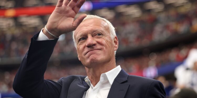 Didier Deschamps se tornou o técnico com mais jogos na história da Copa do Mundo ao comandar a França contra a Espanha