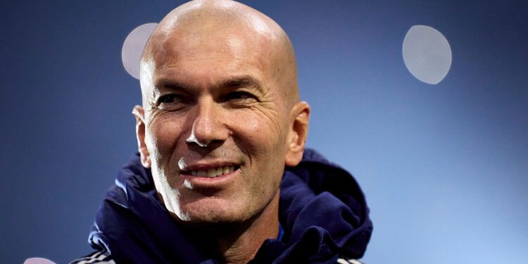 Zinedine Zidane está perto de assumir a seleção da França