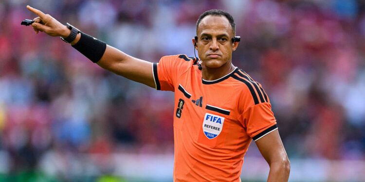 Ismail Elfath apitará Brasil x Noruega
