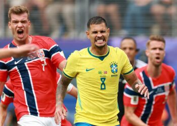 Bruno Guimarães após perder pênalti contra a Noruega