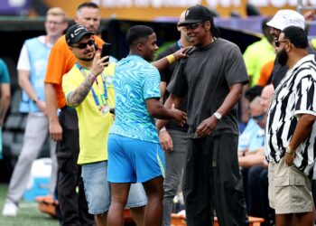 Jay-Z em jogo do Brasil contra Noruega