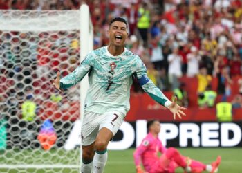 Cristiano Ronaldo comemorando gol por Portugal