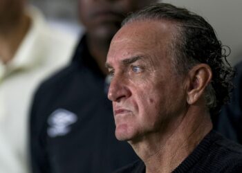 Cuca n&atilde;o gostou nada da atua&ccedil;&atilde;o do Santos