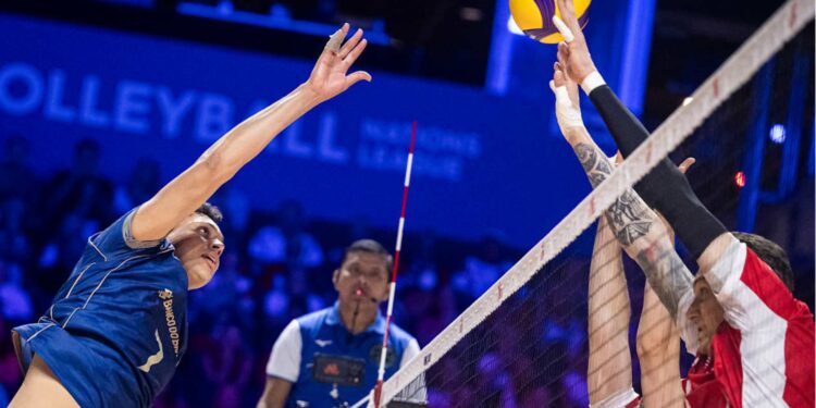 Lance do jogo entre Brasil e Polônia