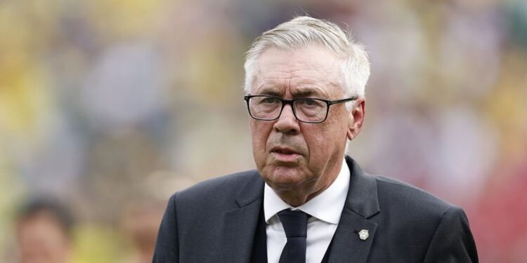 Carlo Ancelotti em jogo do Brasil na Copa do Mundo