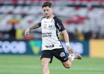 Rodrigo Garro em jogo do Corinthians