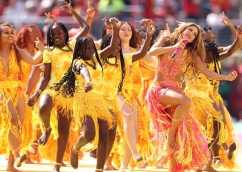 Shakira se apresentando na Copa do Mundo