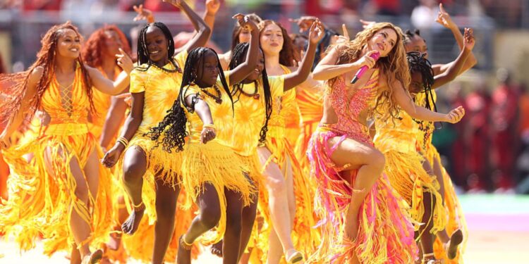 Shakira se apresentando na Copa do Mundo