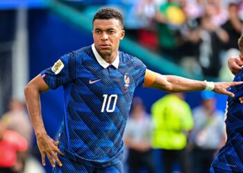 Mbappé em jogo contra a Inglaterra