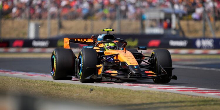 Norris subiu ao lugar mais alto do pódio na Hungria