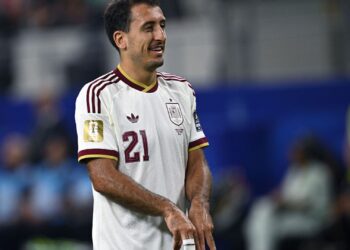 Oyarzabal comemorando gol da Espanha contra a França