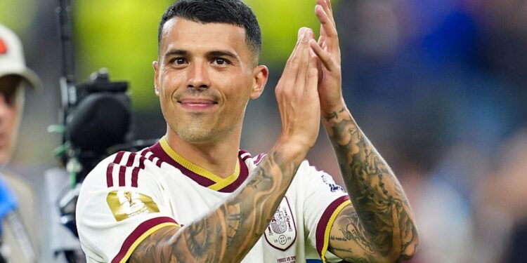 Pedro Porro em jogo da Espanha