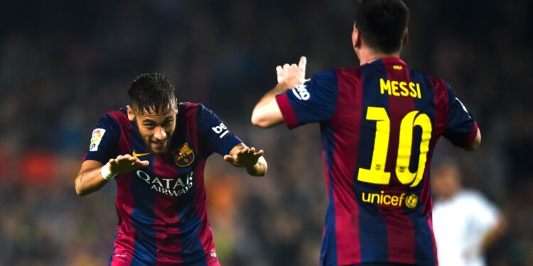 Neymar faz reverência a Messi nos tempos de Barcelona