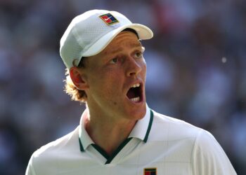 Sinner comemora ponto na final de Wimbledon