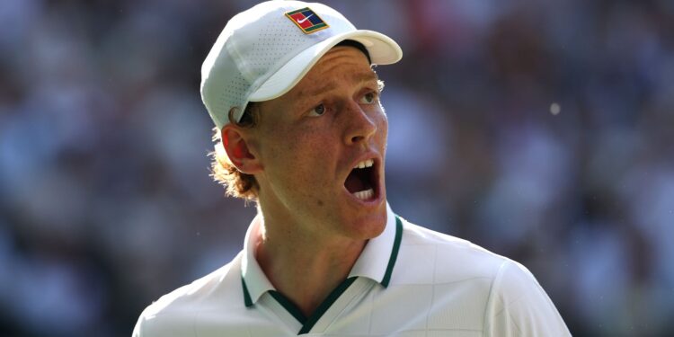 Sinner comemora ponto na final de Wimbledon